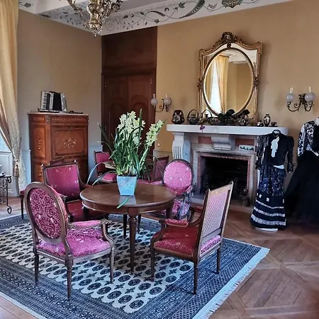 Chateau De فندق مبيت وإفطار